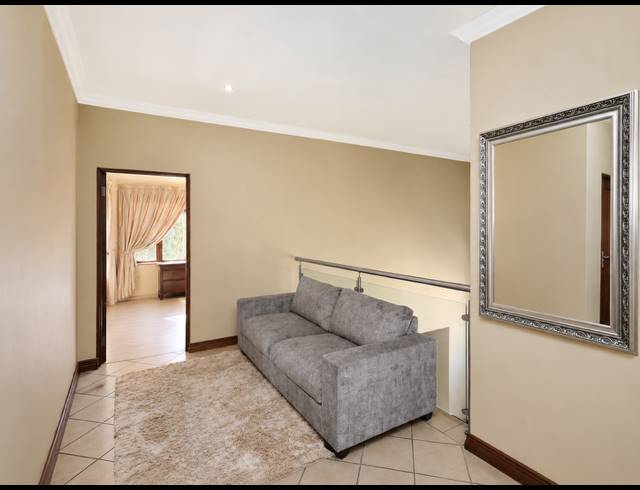 4 BEDROOM HOUSE FOR SALE IN MIDSTREAM ESTATE
